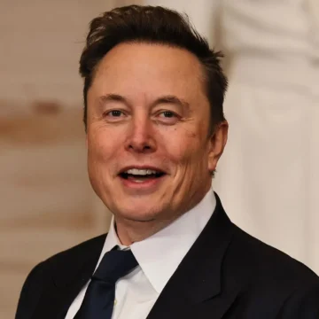 Top 10 Richest Men in the World in 2025